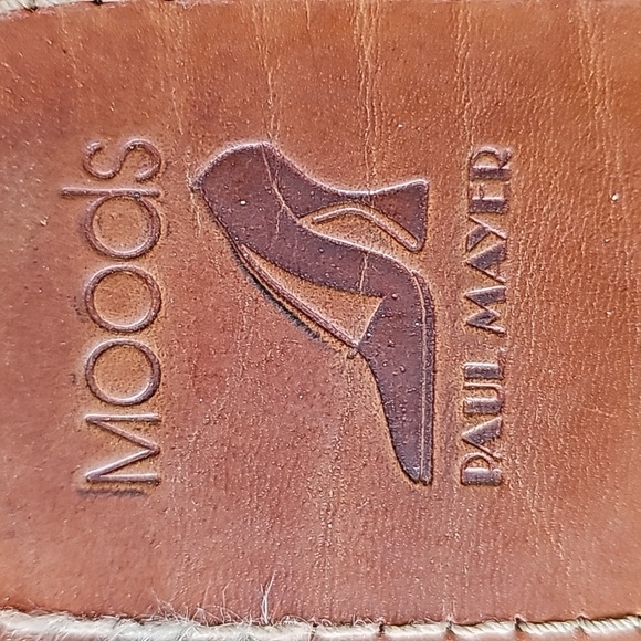 Paul Mayer white leather slip on sandles. 9.5 B. Made in Spain. - Picture 3 of 7